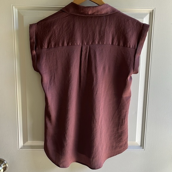 Express Half-Zip V-Neck Cap-Sleeve Plum Top Size Small Excellent Condition - Picture 6 of 9